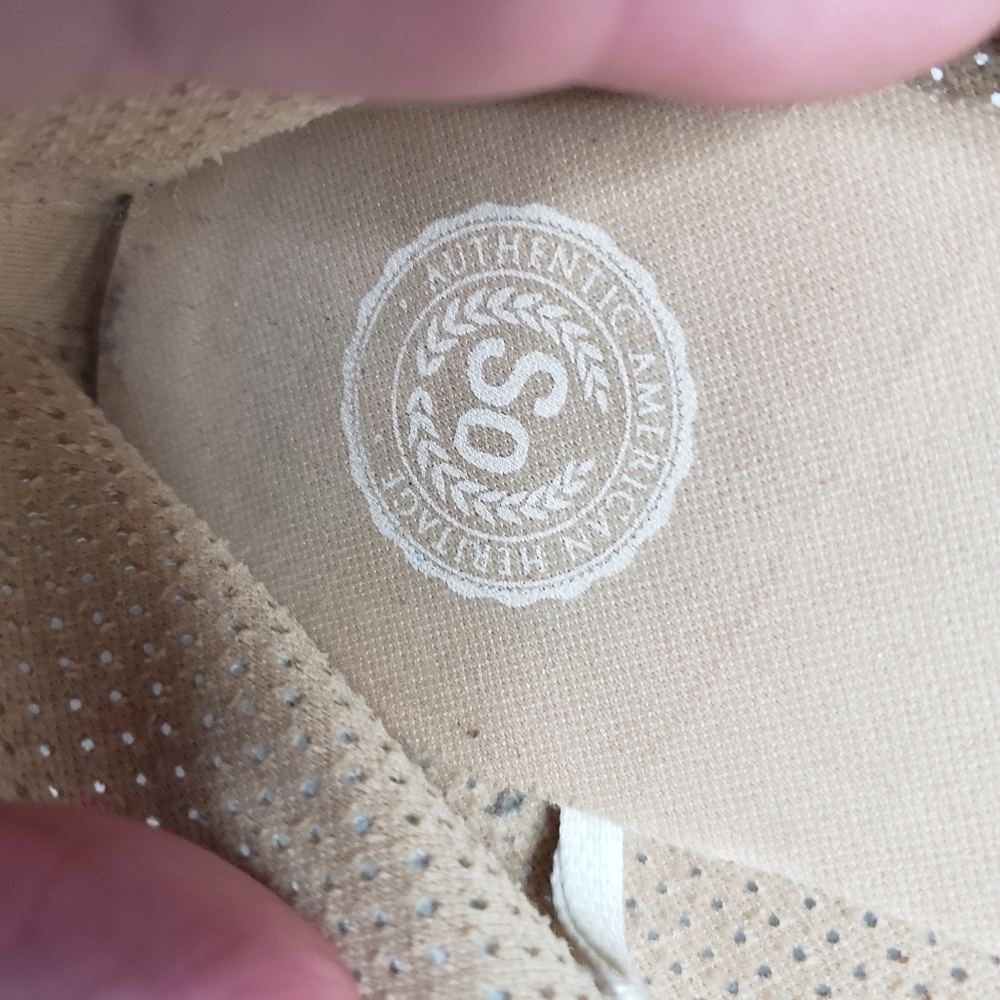 SO Tan Cream Lazer Cut Dots Circles Flats Slip On Shoes Bow Women's 9.5 Cute EUC - Picture 11 of 11